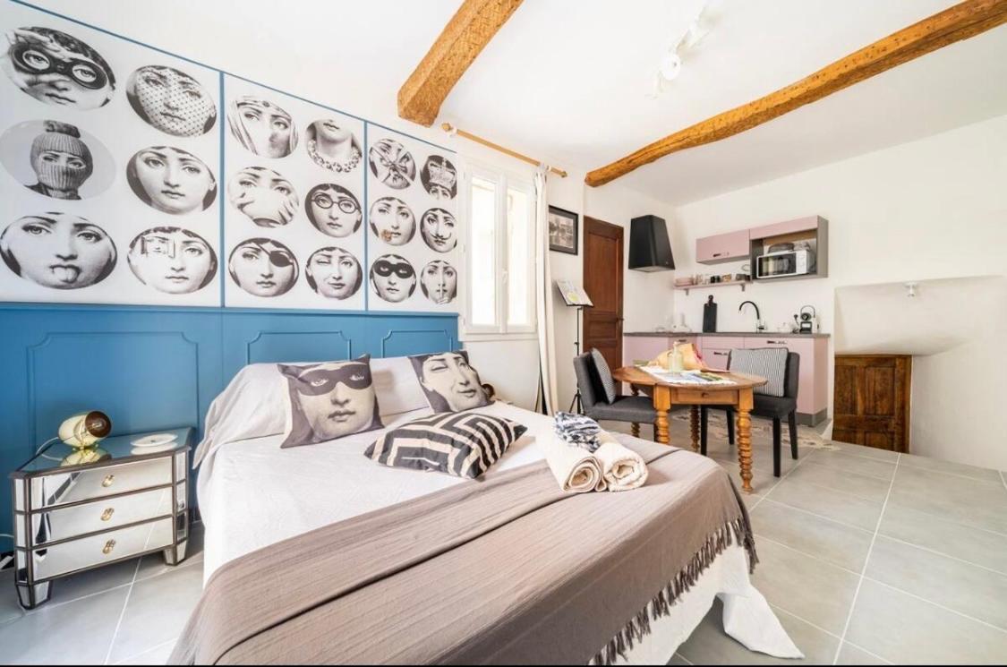 Le Bonheur -studio Terrasse Centre-ville - *
